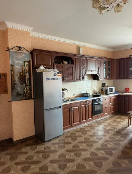 3-кімнатна квартира, 147 м², Каскад, Таїрова