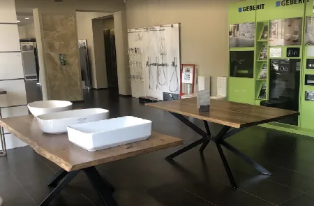 Комерційна, 330 м², Фонтан