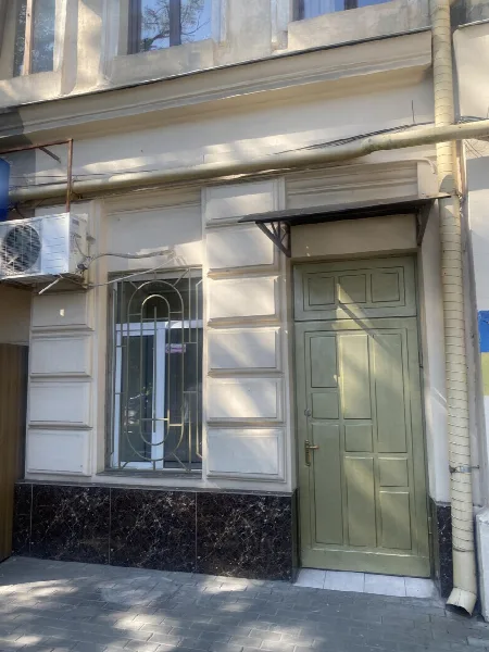 Комерційна, 35 м², Молдаванка