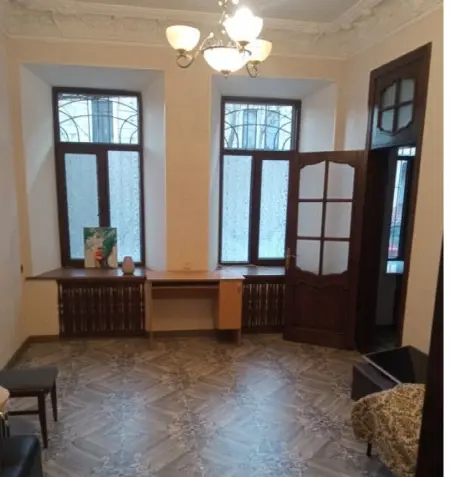 3-кімнатна квартира, 93 м², Центр