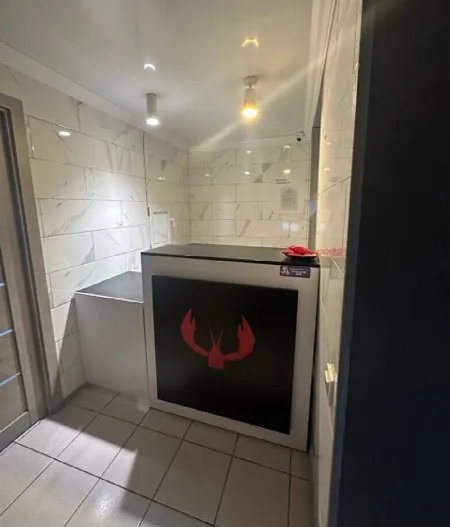 Комерційна, 69 м², Центр