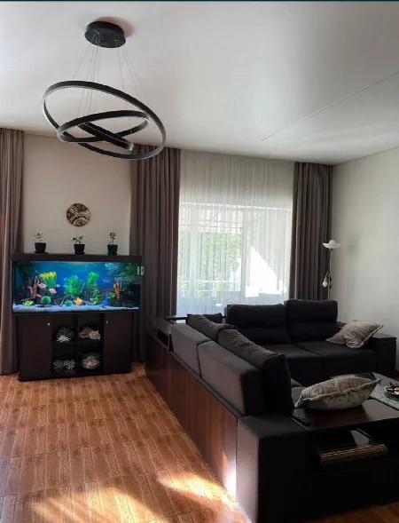 4-кімнатний будинок, 193 м², Совіньйон