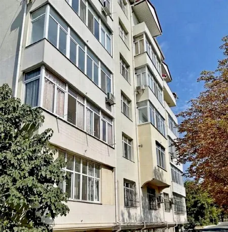 3-кімнатна квартира, 130 м², Таїрове смт