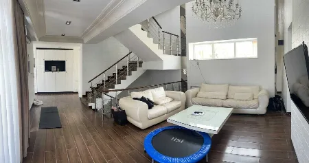 3-кімнатний будинок, 400 м², Совіньйон