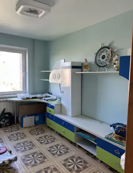 5-кімнатна квартира, 100 м², Таїрова