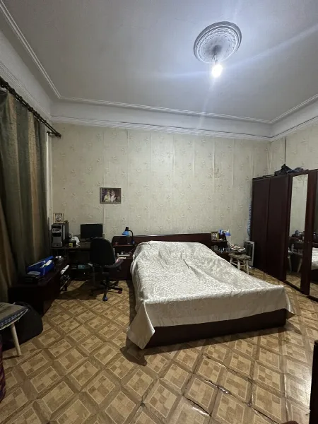3-комнатная квартира, 80 м², Центр