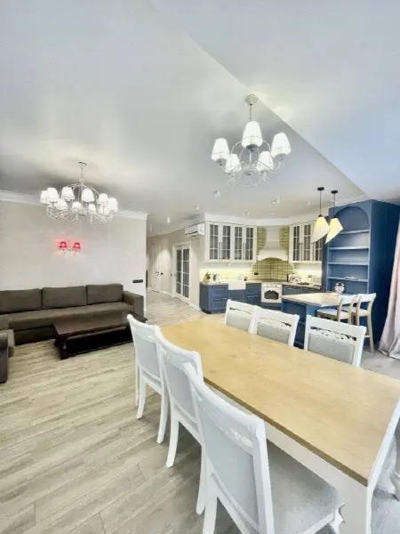3-кімнатна квартира, 140 м², Париж, Шевченко-Французький