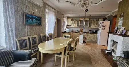 5-кімнатний будинок, 214 м², Молодіжне