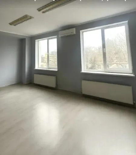 Комерційна, 305 м², Фонтан