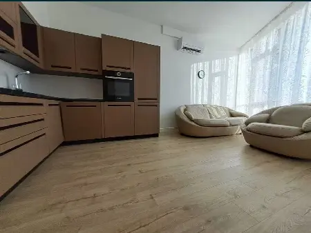 2-комнатная квартира, 74 м², 50 Жемчужина, Центр