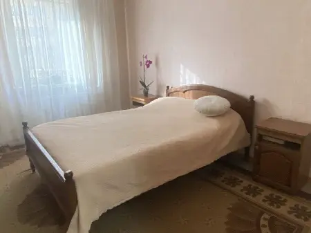 3-кімнатна квартира, 99 м², Таїрова