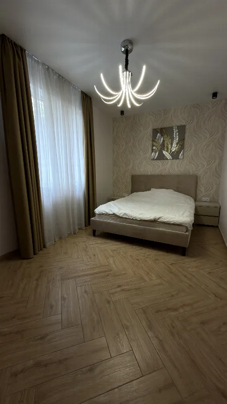 4-кімнатний будинок, 211 м², Совіньйон