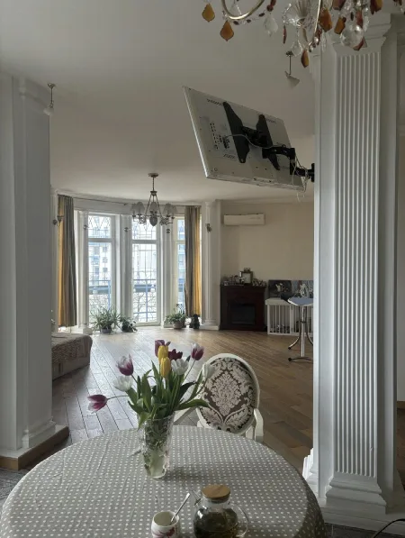 3-комнатная квартира, 140 м², Центр