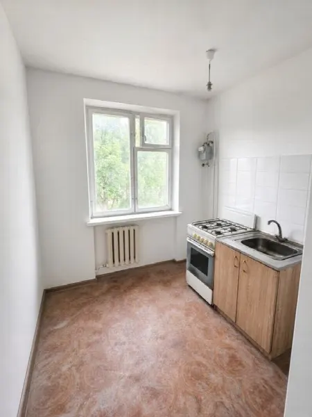 3-комнатная квартира, 48 м², Таирова