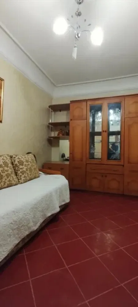3-комнатная квартира, 44 м², Центр
