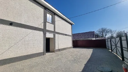 3-кімнатний будинок, 72 м², Ленпосьолок