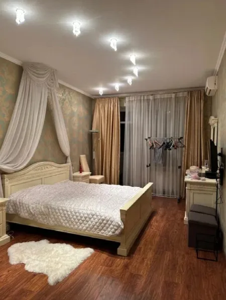 3-комнатная квартира, 111 м², Солнечный-4, Фонтан