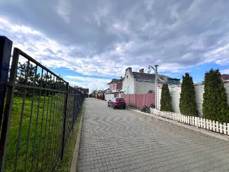 4-кімнатний будинок, 372 м², Совіньйон