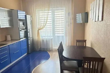 2-комнатная квартира, 75 м², Черноморск