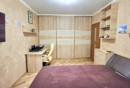 3-кімнатна квартира, 69 м², Таїрова