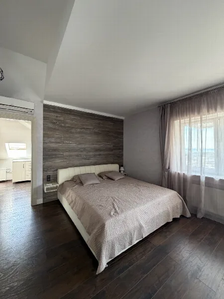 3-комнатная квартира, 170 м², Зеленый Мис, Крыжановка