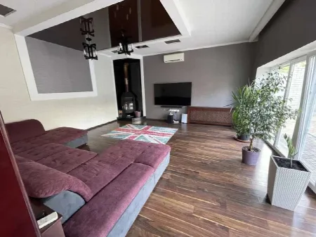 4-кімнатний будинок, 184 м², Червоний хутір