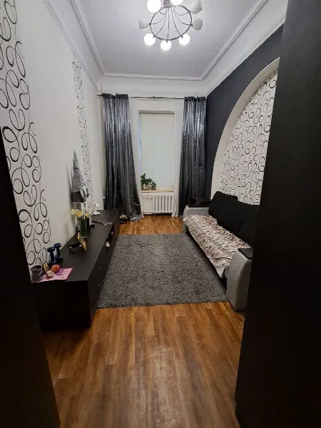 3-кімнатна квартира, 98 м², Центр