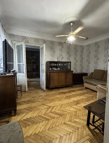3-комнатная квартира, 59 м², Центр