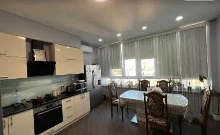 5-кімнатна квартира, 158 м², Молдаванка