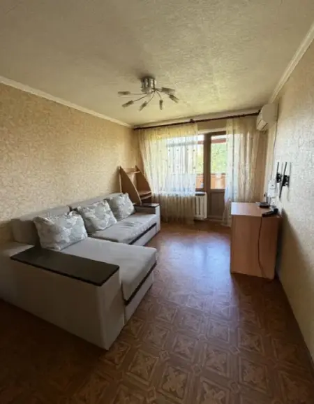 3-кімнатна квартира, 64 м², Таїрова
