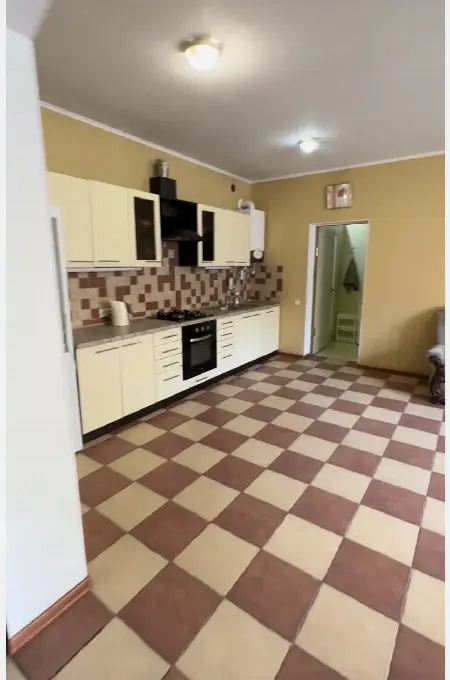 3-кімнатна квартира, 90 м², Молдаванка