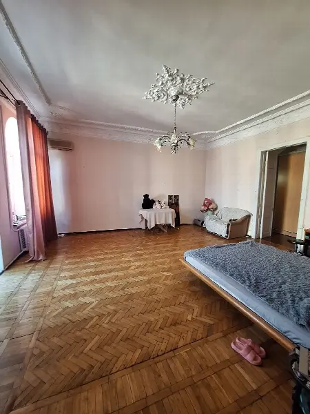 3-кімнатна квартира, 100 м², Центр