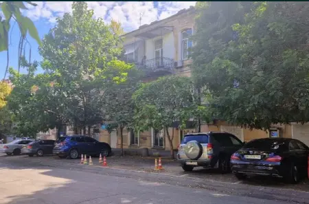 4-кімнатна квартира, 177 м², Центр