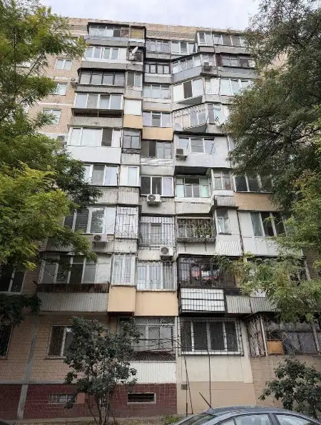3-кімнатна квартира, 64 м², Таїрова