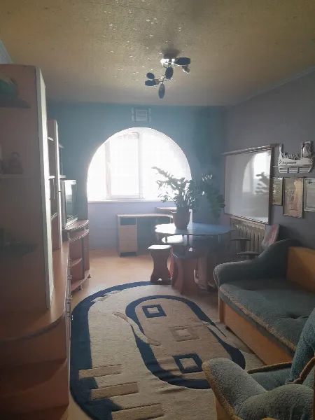 3-кімнатна квартира, 70 м², Слобідка