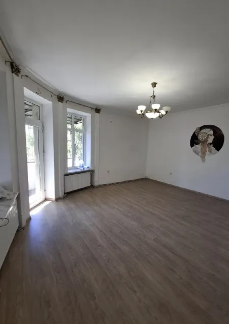 3-кімнатна квартира, 88 м², Центр