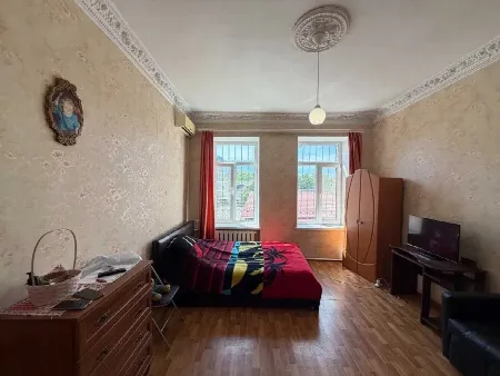 3-кімнатна квартира, 72 м², Центр