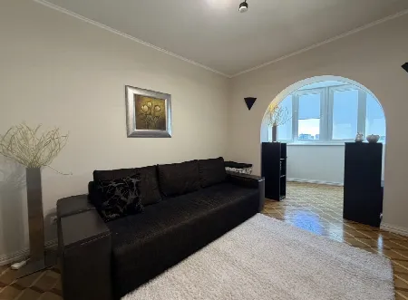 3-комнатная квартира, 68 м², Таирова