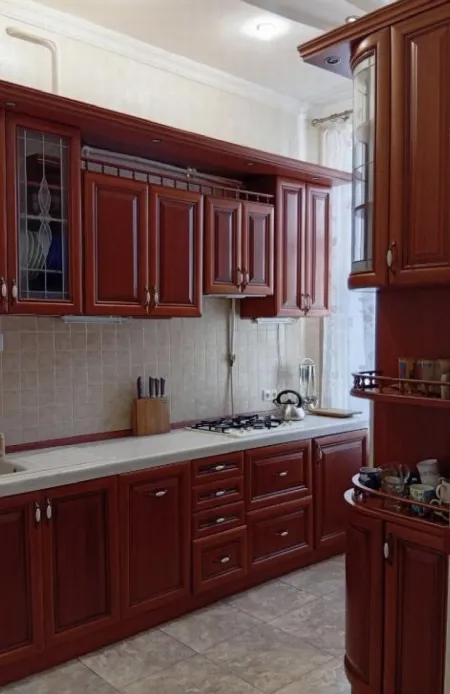 4-кімнатна квартира, 129 м², Центр