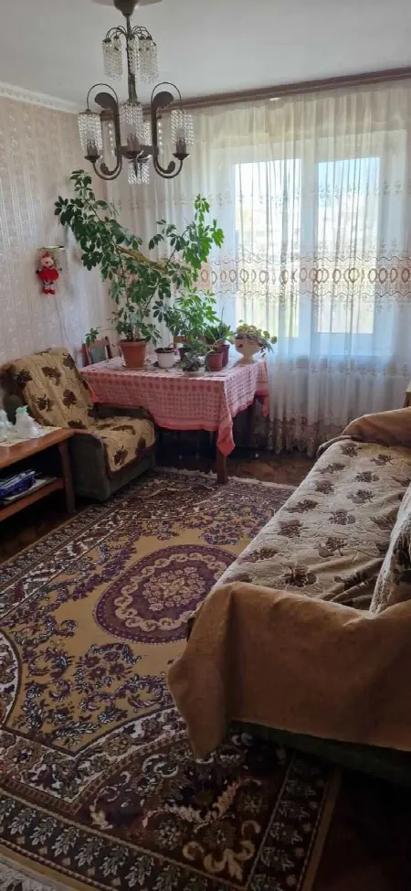 3-кімнатна квартира, 63 м², Таїрова