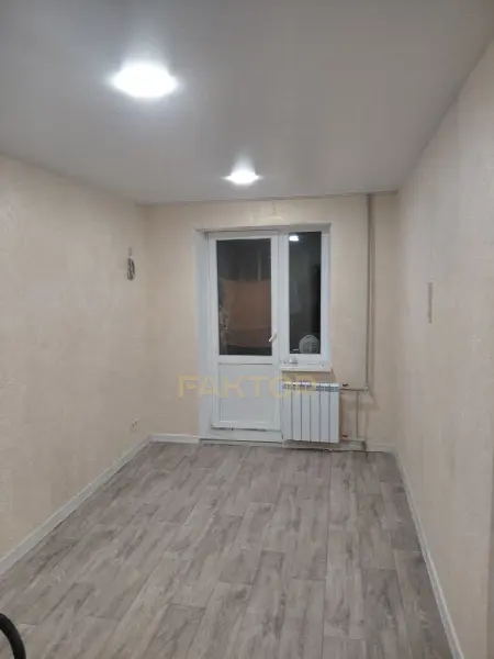 3-кімнатна квартира, 58 м², Таїрова