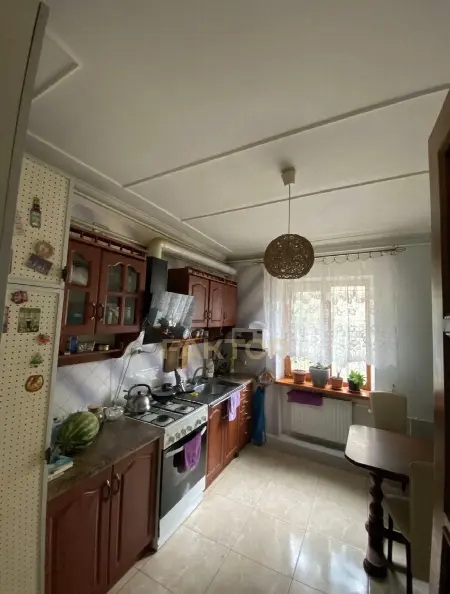 3-кімнатна квартира, 60 м², Слобідка