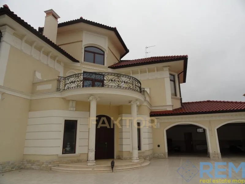 Будинок 770 м², ділянка 26 сот., вул. Костанді, Таїрова