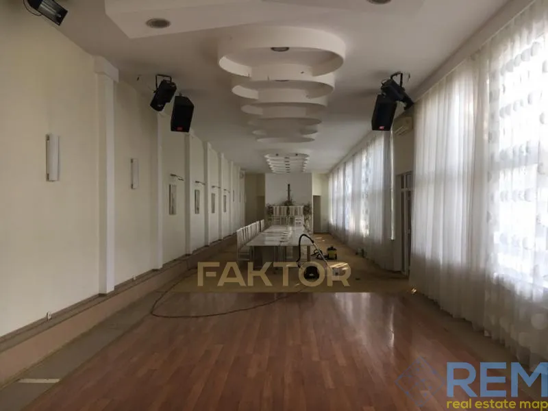 Гостиница/отель 1 900 м², этаж 1/2, ул. Дмитриевская, Фонтан