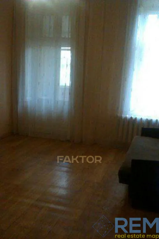 3-кімн. квартира 72 м², 2/3 пов., вул. Утьосова