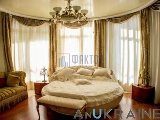 4-room apartment 187 m², floor 4/12, Mukachevskyi per 6, Mukachivskyi Ln