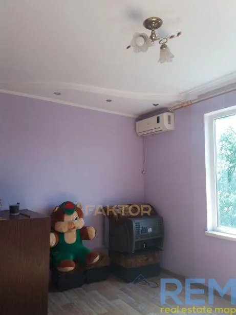 3-кімн. квартира 44 м², 1/2 пов., вул. Олександра Кутузакія