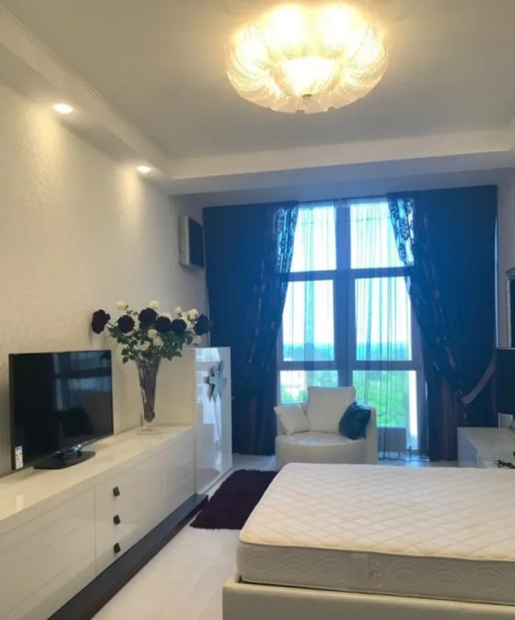 2-комнатная квартира, 156 м², Мерседес, Центр