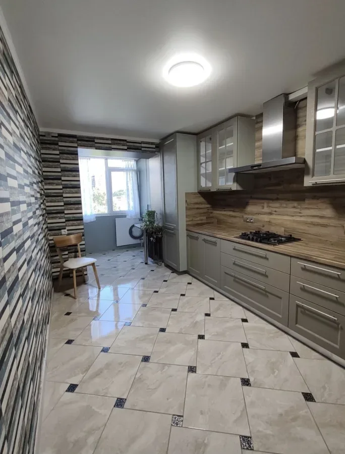 3-комнатная квартира, 72 м², Таирова