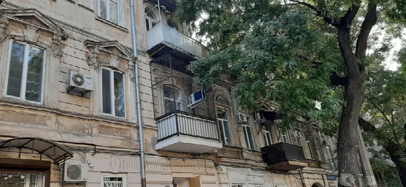 5-кімнатні, 151 м²